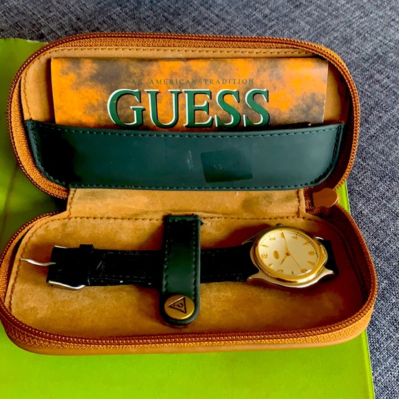 Vintage 1994 Guess watch - Picture 3 of 5
